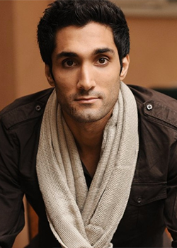 Dominic Rains as Ghreni Nohamapetan