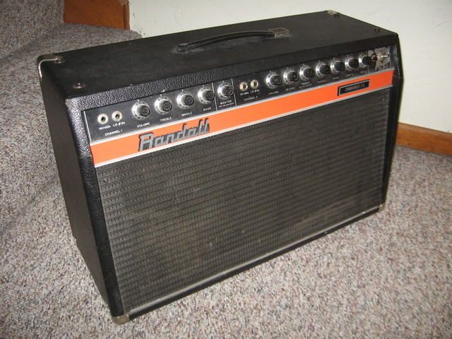 reportaje al tecnico de guitarras de donald cobain