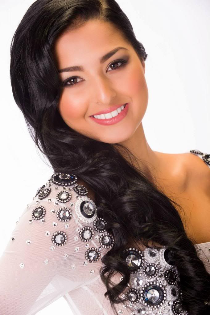 Miss Universe 2013 Headshot Curacao Eline de Pool