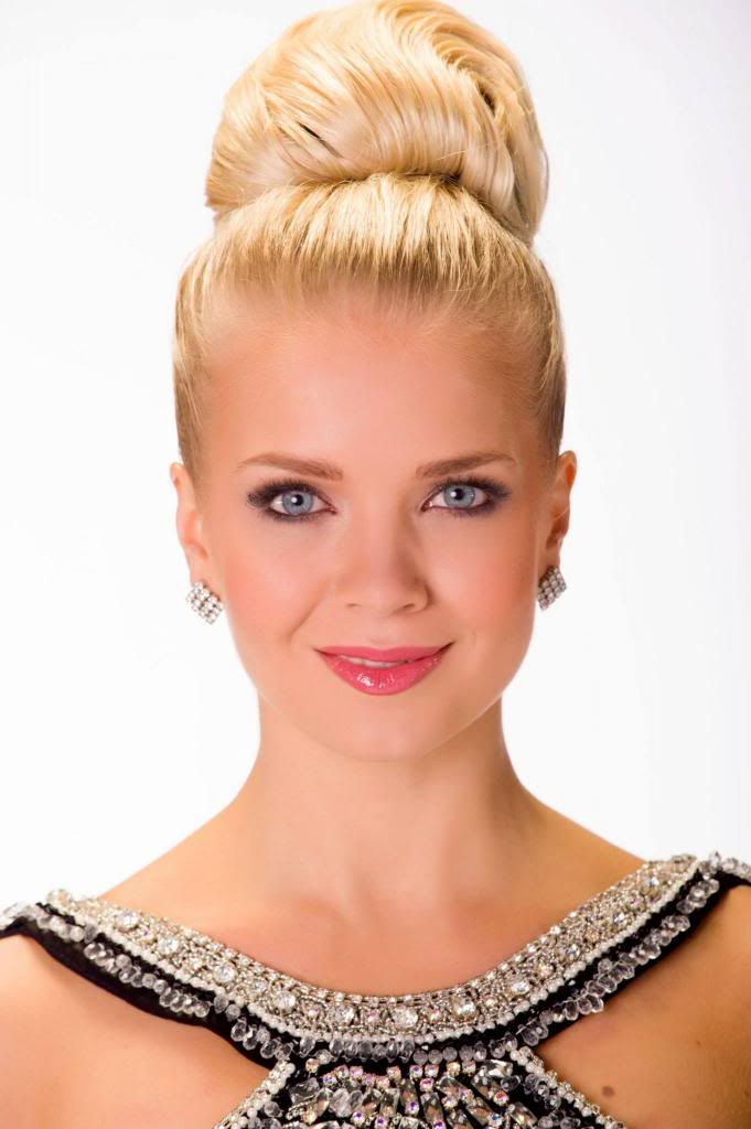 Miss Universe 2013 Headshot Finland Lotta Hintsa