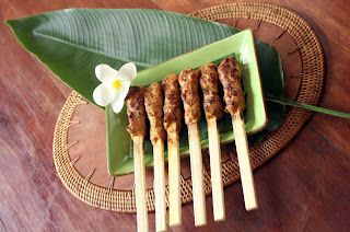 13 Sate Unik Di Indonesia [ www.BlogApaAja.com ]