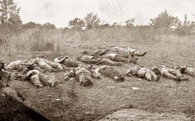 [Image: GettysburgDead.jpg]