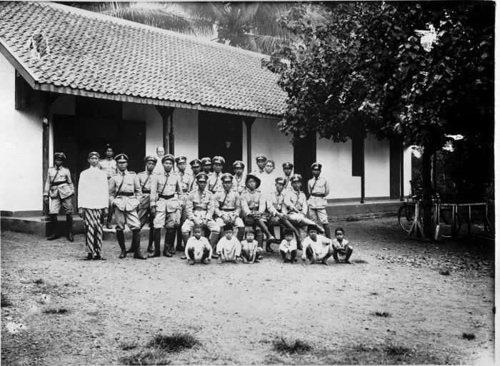 Kumpulan Foto-foto Polisi Jaman Kolonial Hindia Belanda [ www.BlogApaAja.com ]