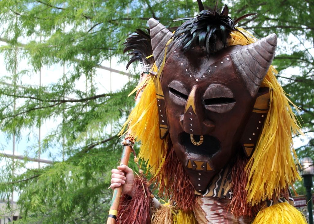 IMAGE: http://i1211.photobucket.com/albums/cc434/PBLA1/Canon%20Digital%20Photography%20Forum/maskedguy.jpg