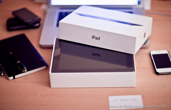 Распаковываем iPad - Купить новый iPad в Риге / Pirkt jauno iPad Rigā / Robert Sils Распаковываем iPad - Купить новый iPad в Риге / Pirkt jauno iPad Rigā / Robert Sils