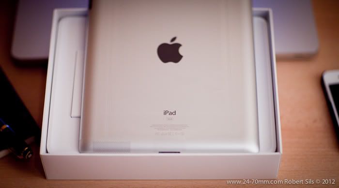 Обратная сторона iPad - Купить новый iPad в Риге / Pirkt jauno iPad Rigā / Robert Sils