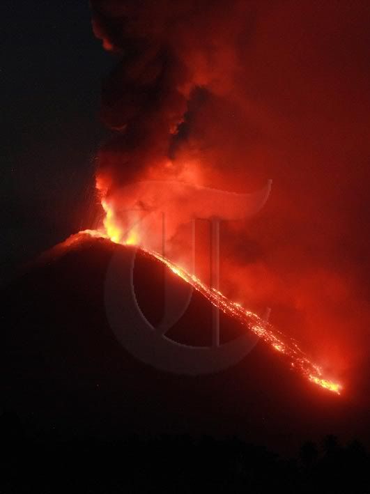 20110814rizky_adriansyah_letusan_gunung_soputan_08UPLOADTRIBUNMANADO.jpg
