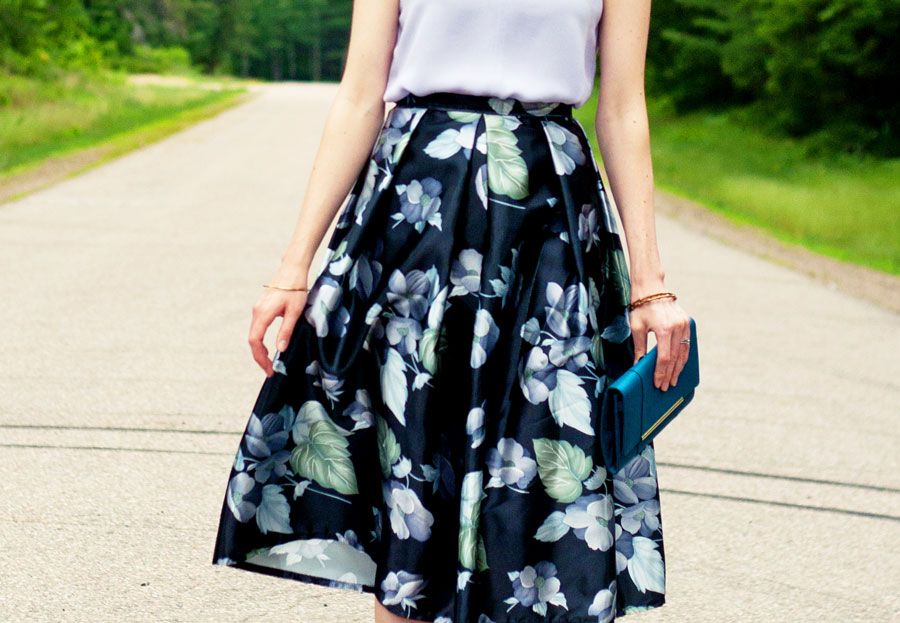 how to wear a midi skirt