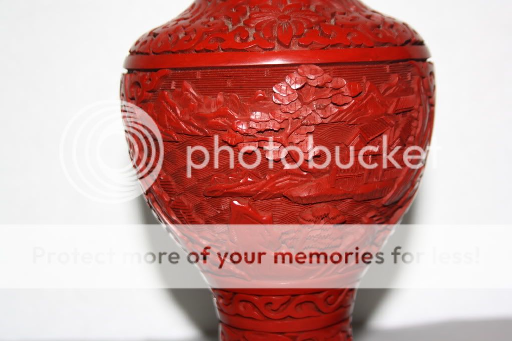 GOOD CHINESE RED CINNABAR LACQUER VASE  